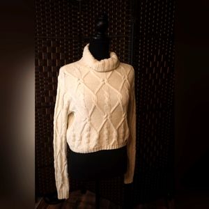 HOLLISTER Chunky Cable Knit Cropped Sweater Women XS
